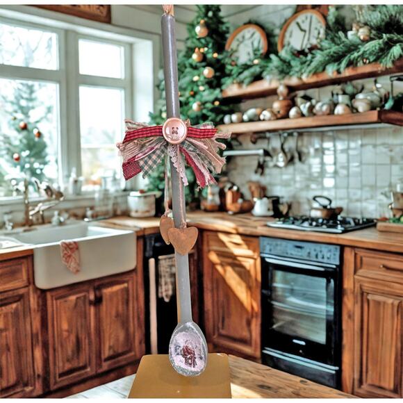 Handmade Vintage Style Wooden Spoon with Santa Design – Rustic Christmas Decor - Picture 4 of 4